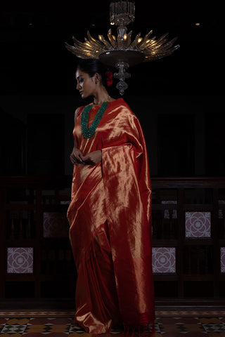 'Sunehari Potli' Laal Tissue Benarasi Handloom Sari