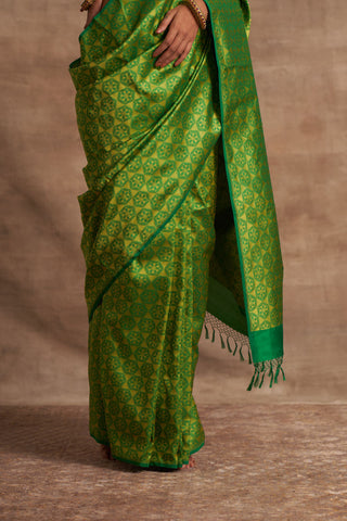 'Husna Pitambari' Tanchoi Benarasi Handloom Sari