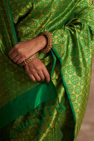 'Husna Pitambari' Tanchoi Benarasi Handloom Sari