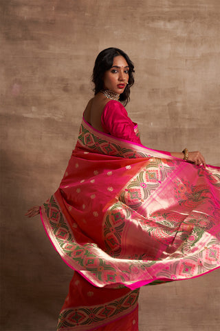 'Sajeeli Sundari' Rani Kadiyal Benarasi Handloom Sari