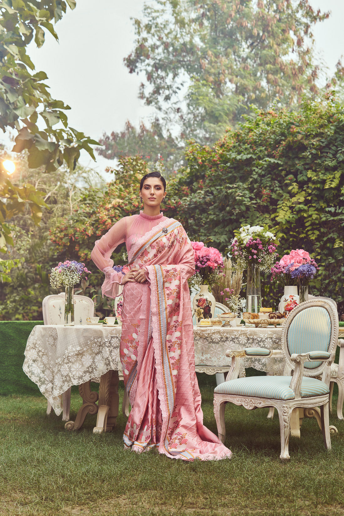 'Jane Eyre' Kadhua Meenakari Zari Handloom Sari with Embroidered Border