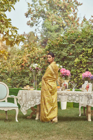 'Joan of Arc' Kadhua Meenakari Zari Handloom Sari with Embroidered Border