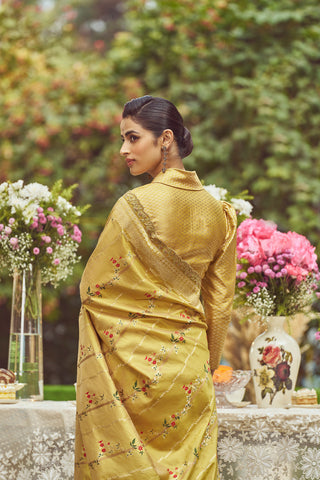 'Joan of Arc' Kadhua Meenakari Zari Handloom Sari with Embroidered Border