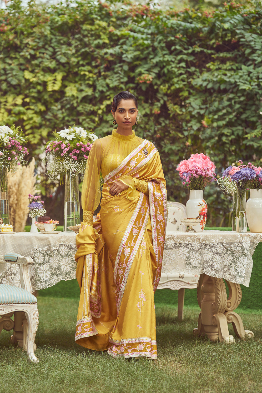 'Estella' Kadhua Meenakari Zari Handloom Sari