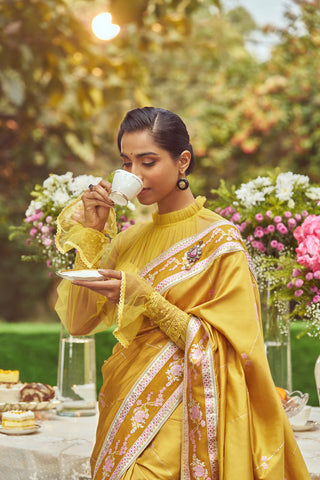 'Estella' Kadhua Meenakari Zari Handloom Sari