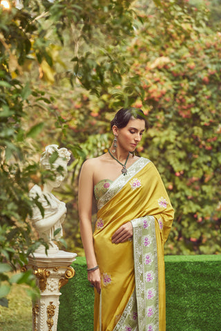 'Angelica' Kadhua Meenakari Zari Handloom Sari