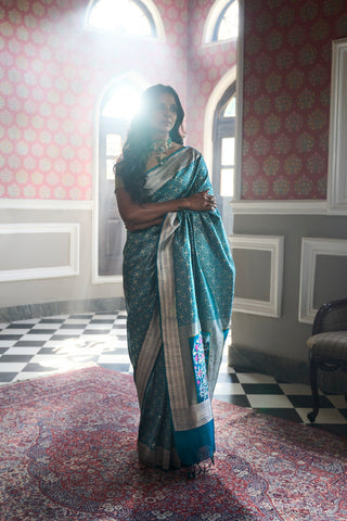 'Chaand Ki Jaali' Firoza Geometric Benarasi Handloom Sari