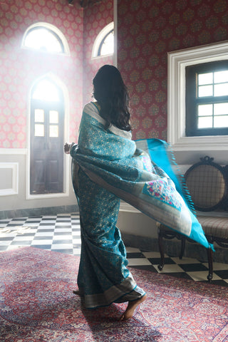 'Chaand Ki Jaali' Firoza Geometric Benarasi Handloom Sari