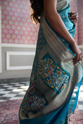 'Chaand Ki Jaali' Firoza Geometric Benarasi Handloom Sari