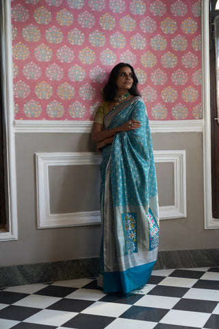 'Chaand Ki Jaali' Firoza Geometric Benarasi Handloom Sari