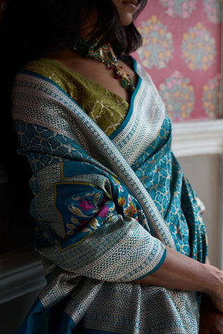 'Chaand Ki Jaali' Firoza Geometric Benarasi Handloom Sari