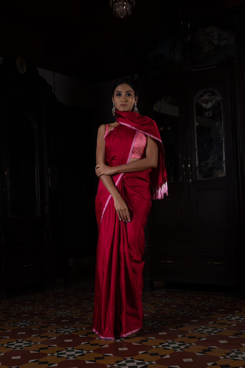 'Nakhreeli' Laal Satin Benarasi Handloom Sari