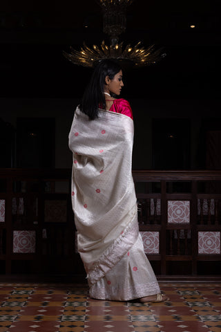 Jhilmil Sitara' Shwet Geometrical Benarasi Handloom Sari