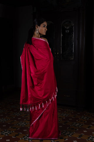 'Nakhreeli' Laal Satin Benarasi Handloom Sari