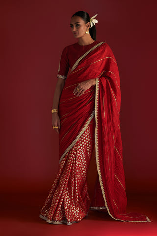 RED CRUSHED HONEYCOMB SAREE