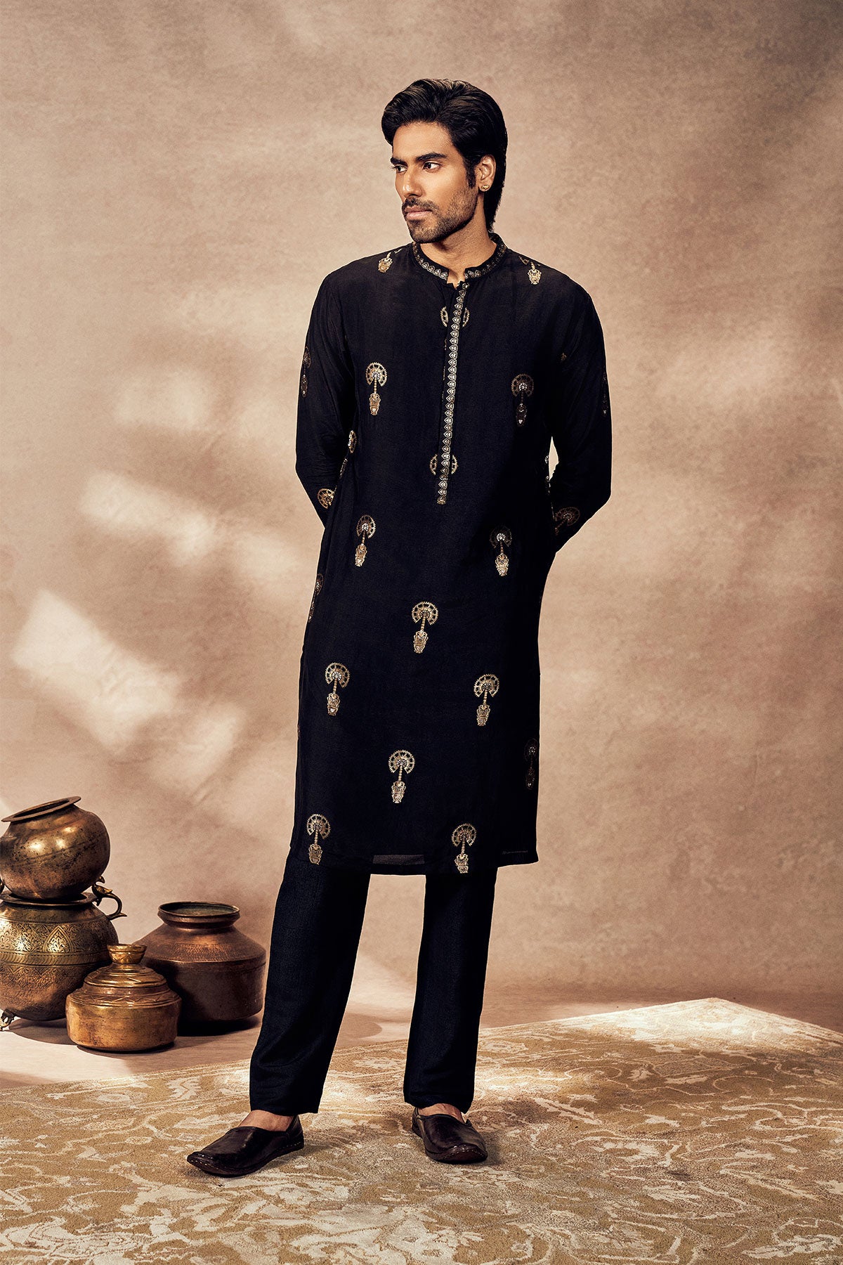 BLACK TRAVELLER'S PALM JACQUARD KURTA