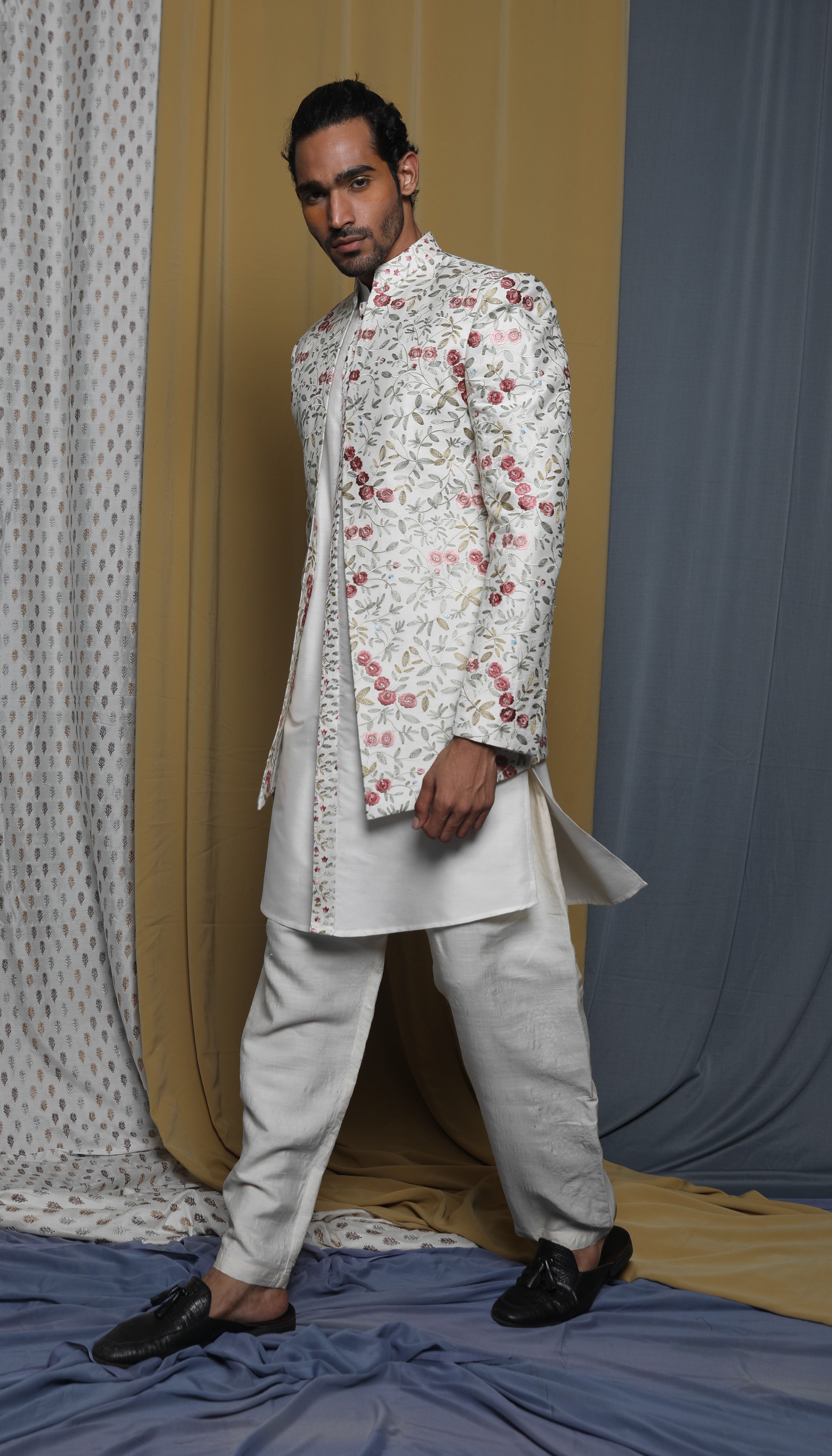 Off-white all over emb open sherwani