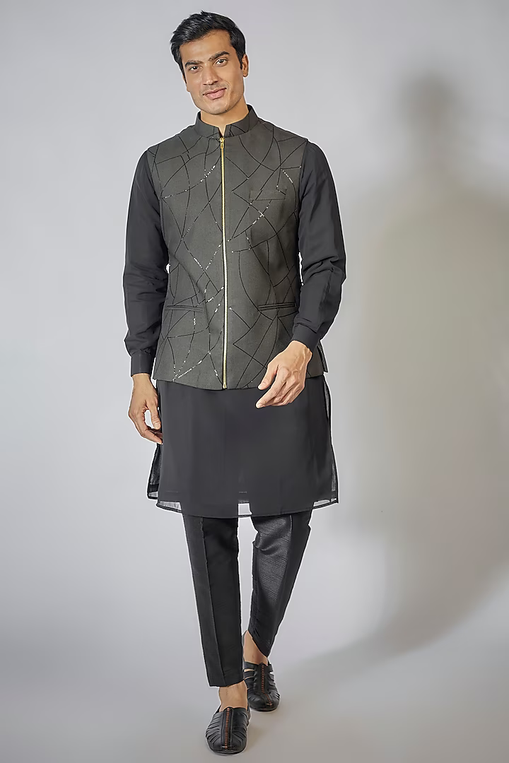 Black Zipper Embroidered Kurta-Jacket Set