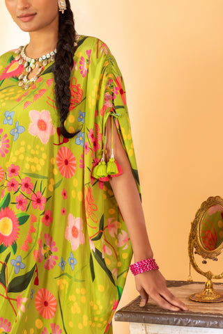 A floral printed kaftan set with pants