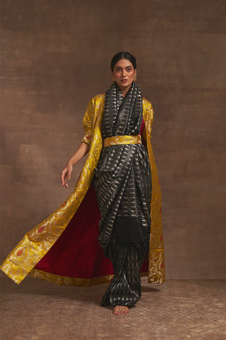 'Sartaaj' Pitambari Tanchoi Benarasi Handloom Jacket