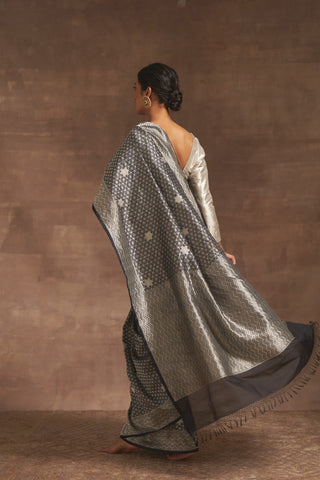 'Jhilmil Sitara' Syah Benarasi Handloom Sari