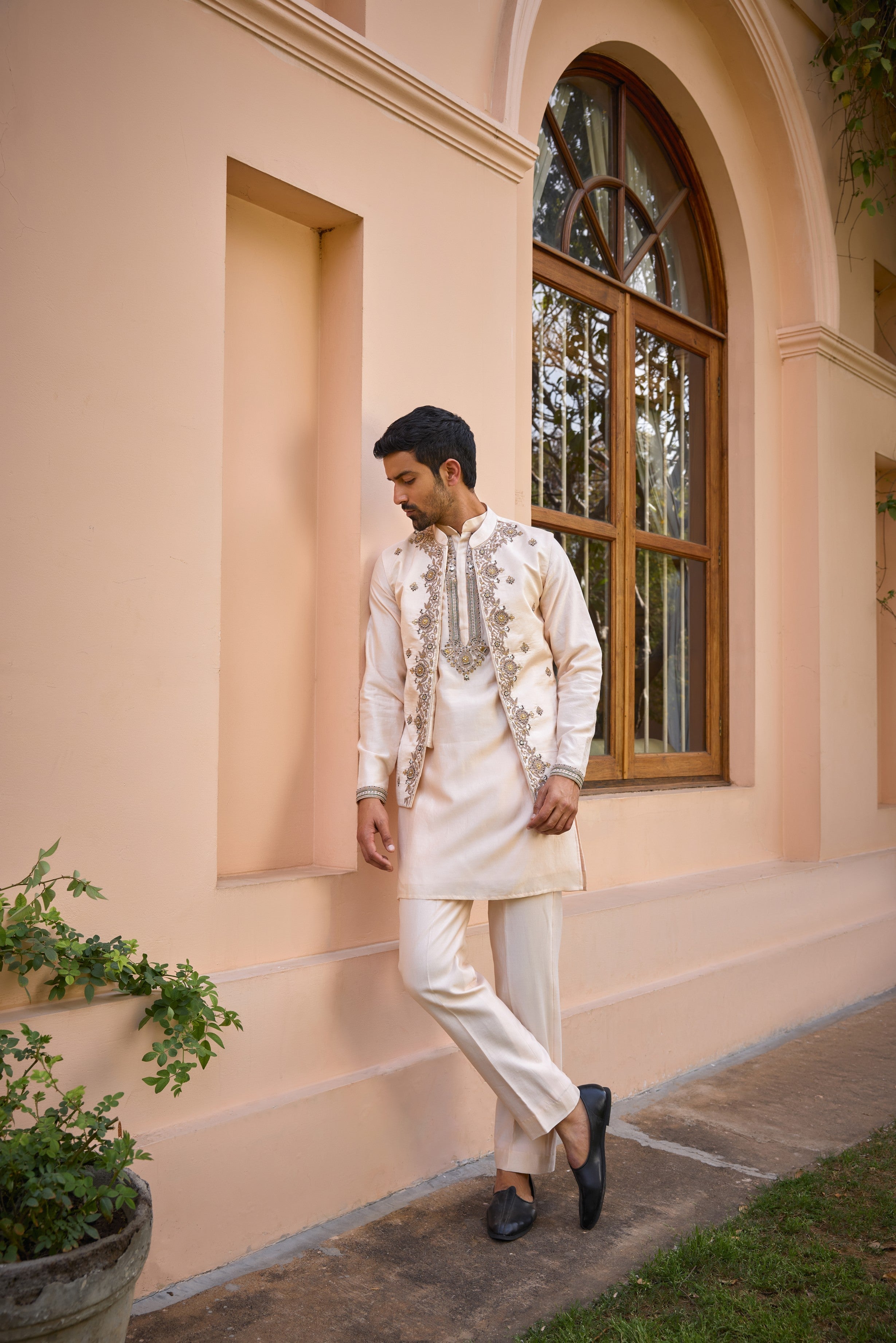 White hand embroidered bundi jacket set