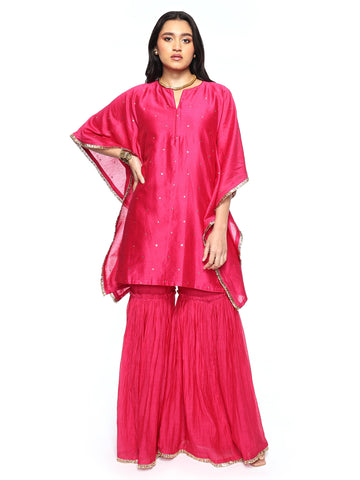 Short kaftan paired with garara pants